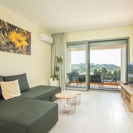 Eden Sunflower - Luxurious With Sea View