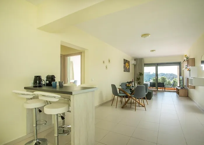 Eden Sunflower - Luxurious With Sea View *